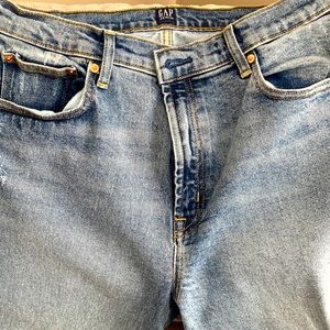 Gap “mom jeans”